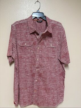 Casual Short-Sleeve Button-Down Shirt in Maroon Grid
